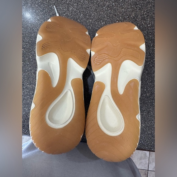 Nike Women's Tech Hera Shoes 6 - Picture 14 of 14